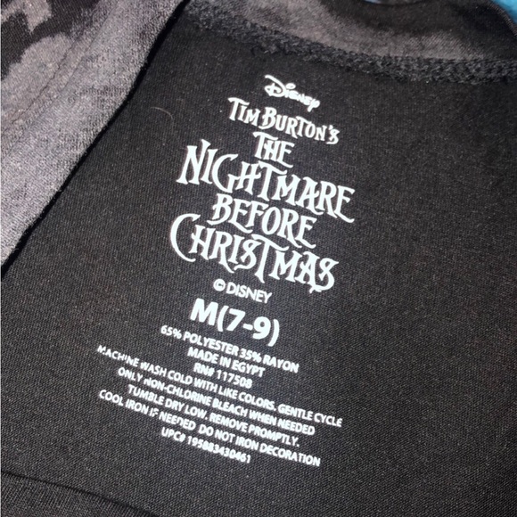 🎄Disney nightmare before Christmas graphic tee - Picture 4 of 4